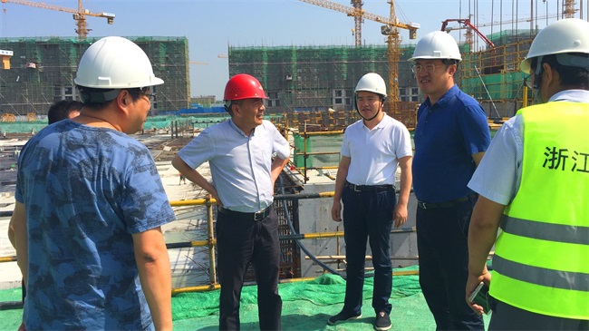 汪院在海教园1.jpg 汪院在海教园1.jpg